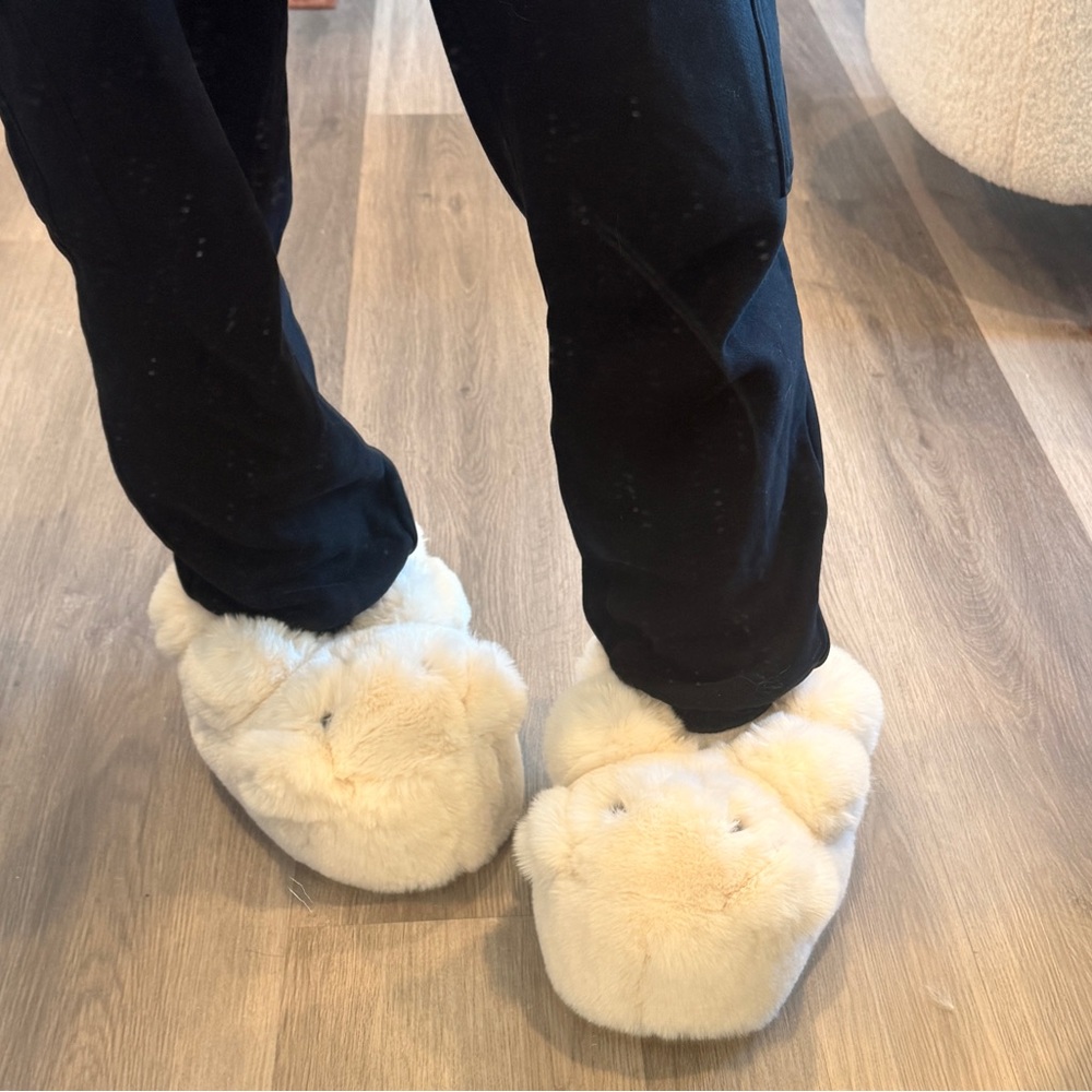 Skims BRAND NEW White Marble Teddy Bear Slippers 8.5 - Picture 4 of 8